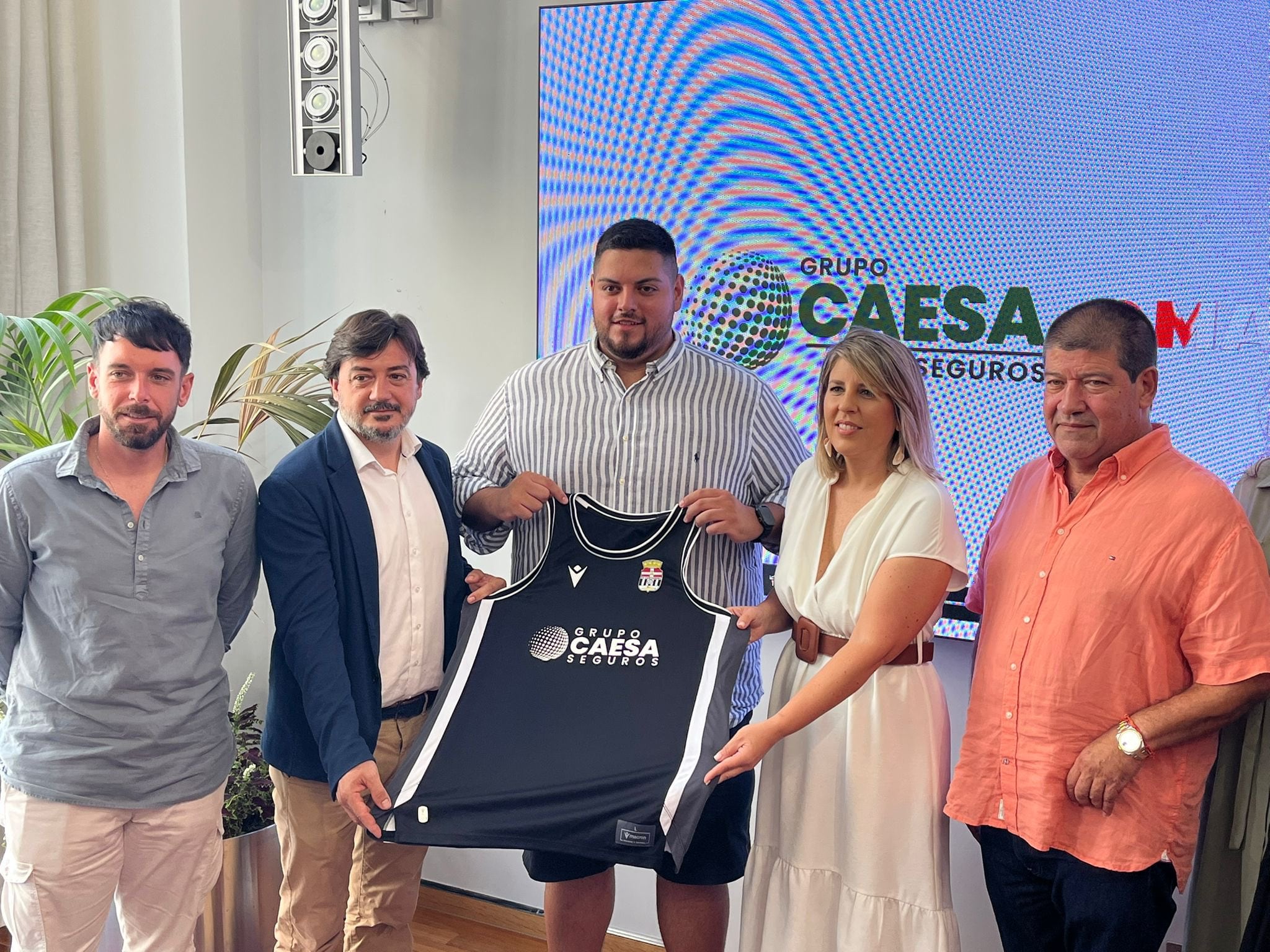 Presentación de Grupo Caesa como nuevo patrocinador principal del club