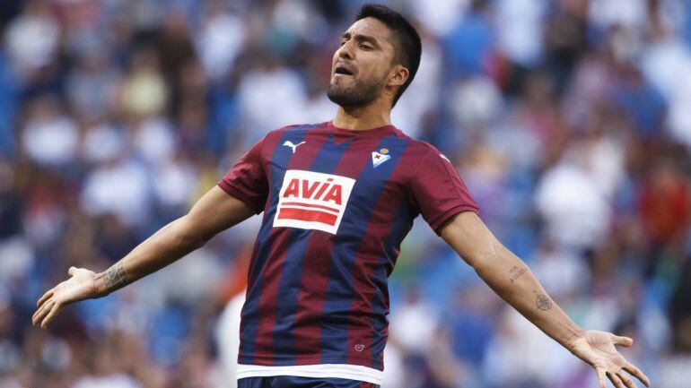 Mauro Dos Santos celebra un gol con la Sociedad Deportiva Eibar