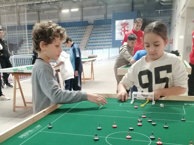 Este divertido deporte del Fútbol de Mesa cuenta cada vez con más seguidores en Almería.