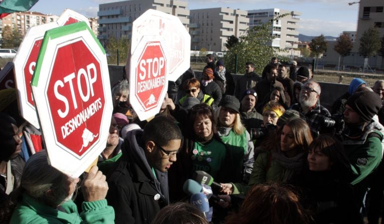 Activistes de la PAH durant una manifestació.