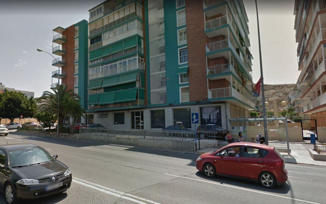 Paso peatonal subterráneo en la avenida de Denia denunciado por la PCM