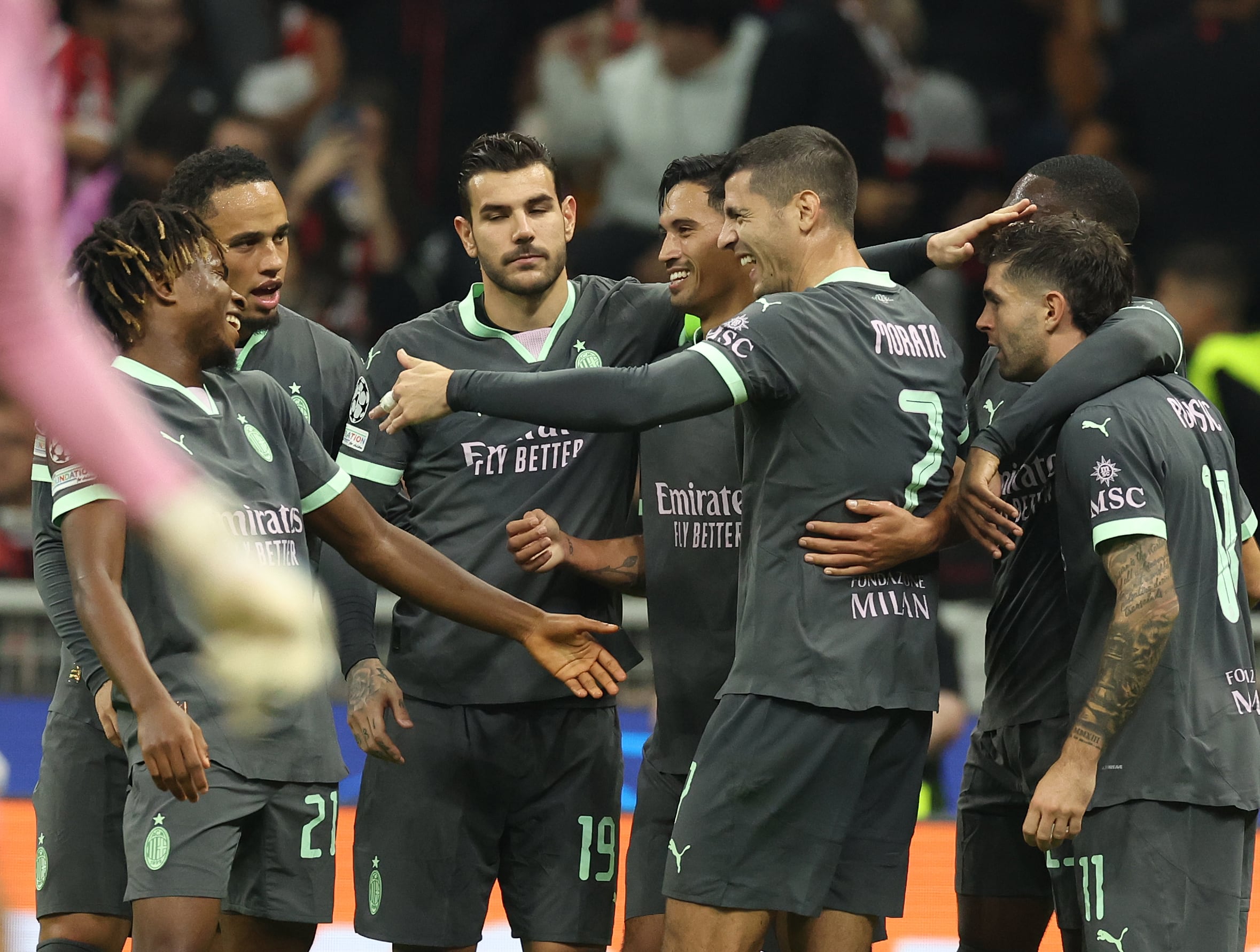 Los jugadores del AC Milan celebran un gol ante el Brujas en Champions League. (Claudio Villa/AC Milan via Getty Images)