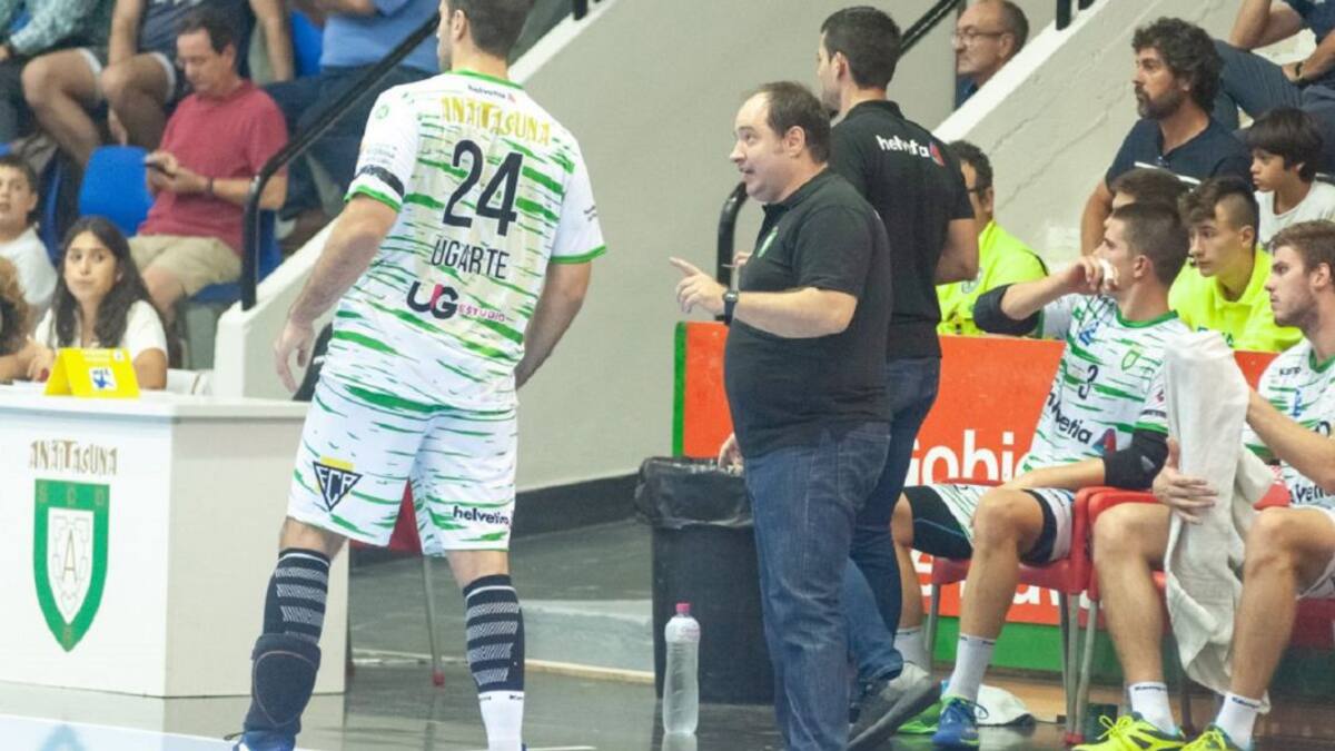 Aniz no continuará la próxima temporada en el banquillo del Anaita