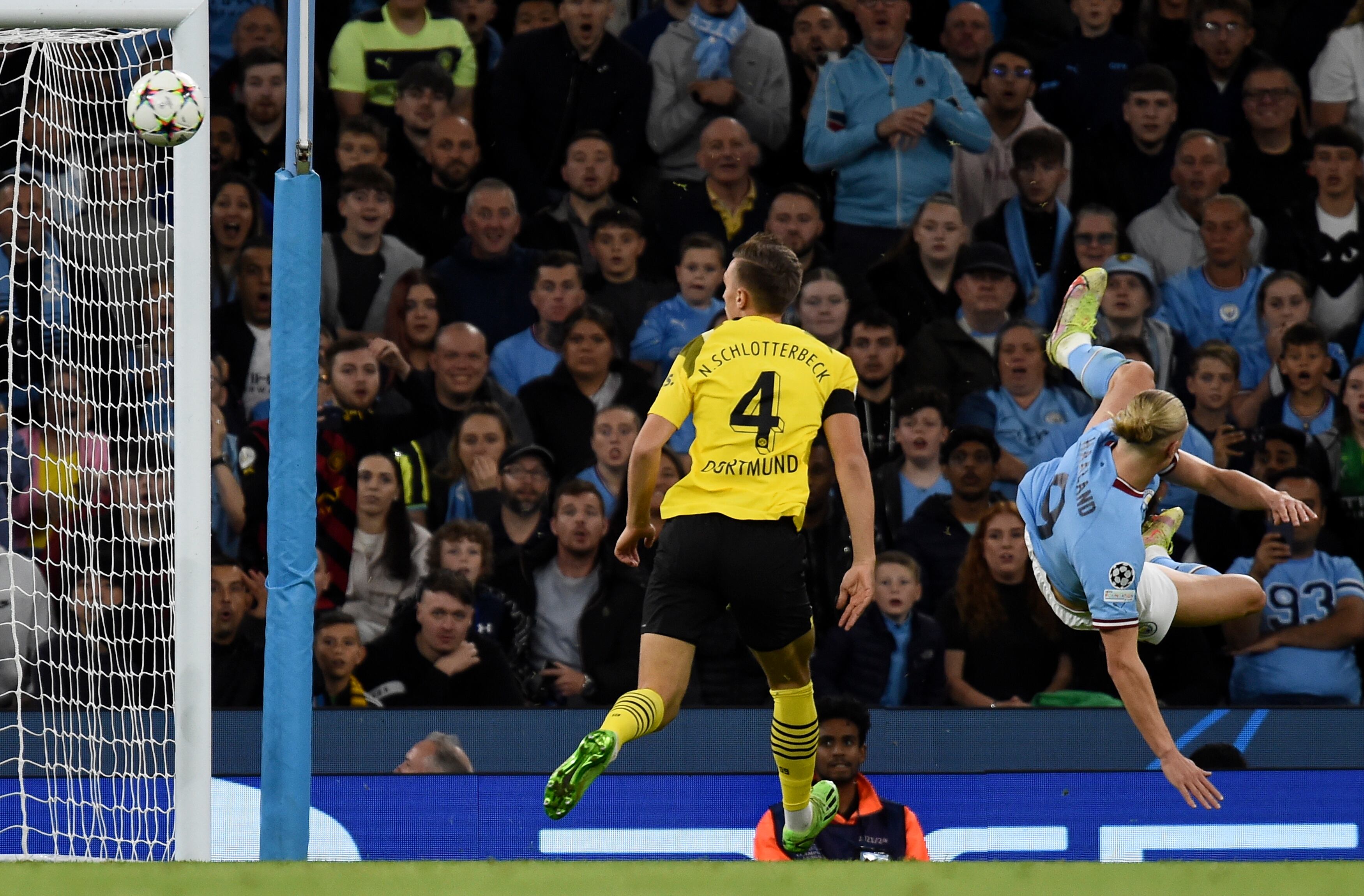 Erling Haaland marca el gol de la victoria del Manchester City ante el Dortmund