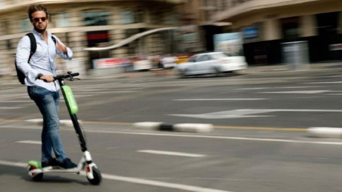 Los comercios locales de venta de patinetes eléctricos critican la actuación de empresas como Wind, VOI o Lime