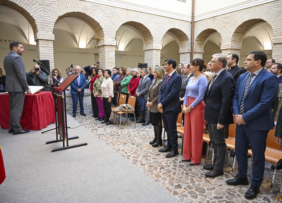 Representantes de las Administraciones en la toma de posesión del nuevo Subdelegado del Gobierno, en el Convento de la Merced