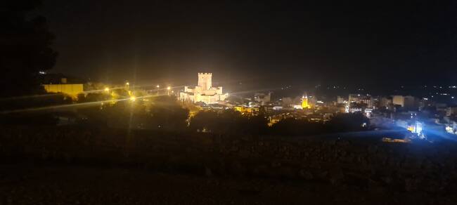 Vistas nocturnas del castillo desde las Cruces