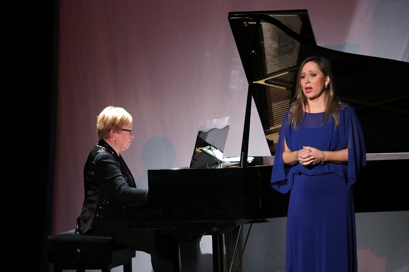 Diferentes músicos que trabajaron con ella actuaron anoche