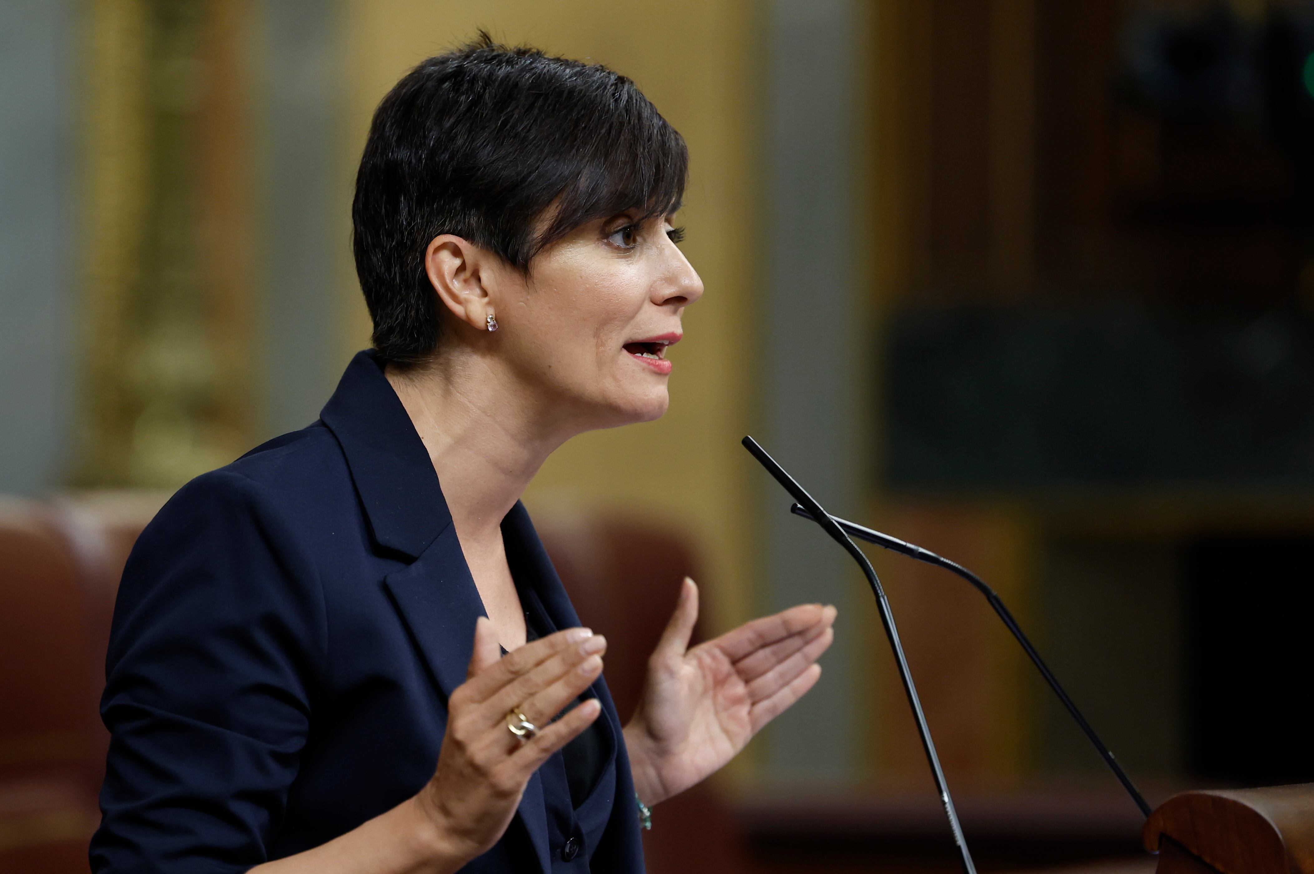 La ministra de Vivienda y Agenda Urbana, Isabel Rodríguez, durante una intervención en el Congreso. EFE/Chema Moya