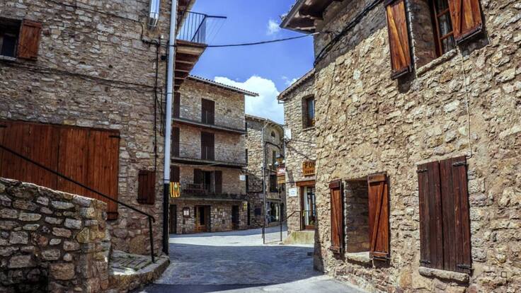 Castellar de'n Hug és reconegut com un Poble amb encant