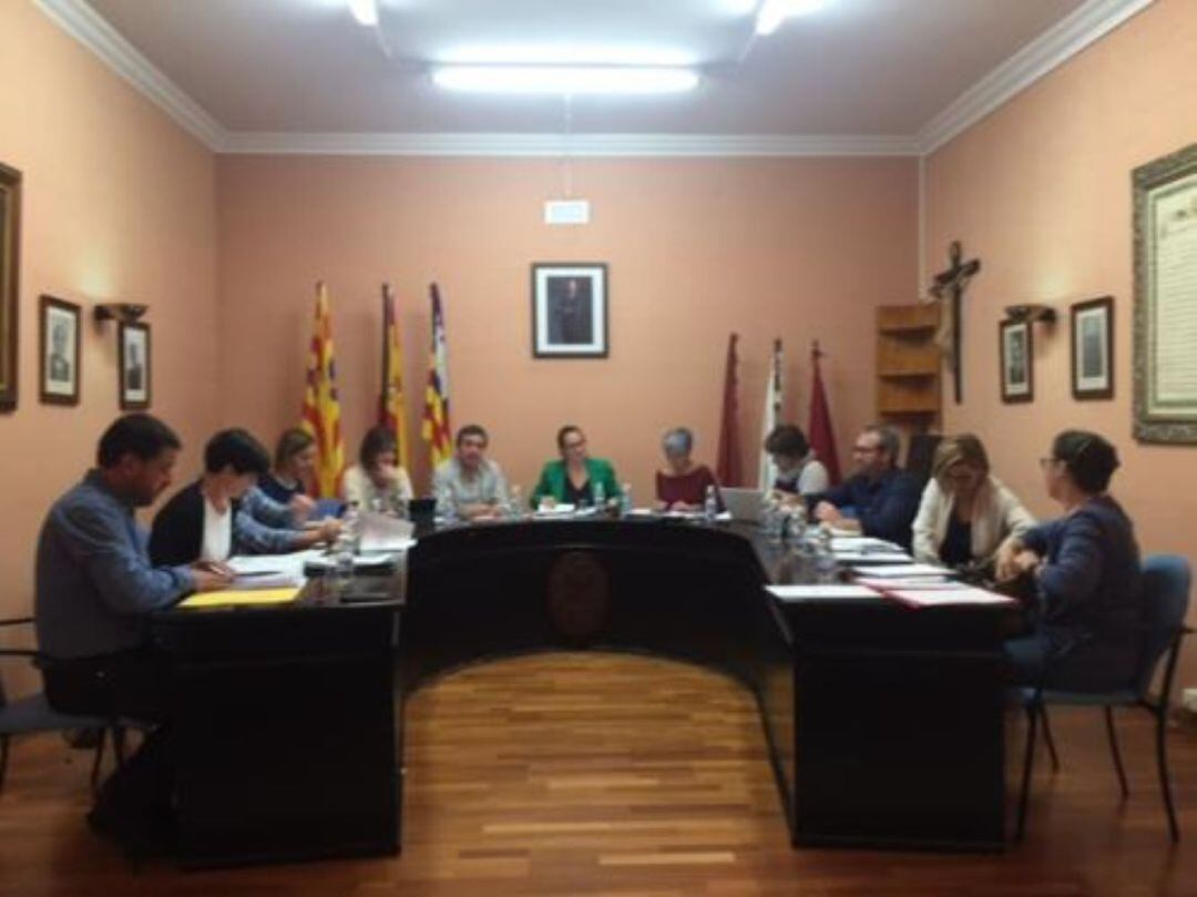 Els batles cerquen solucions pel conflicte amb els policies locals.