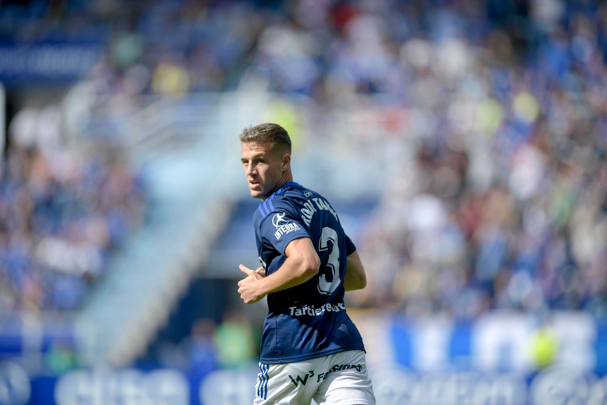 Rodri Tarín en un partido con el Real Oviedo