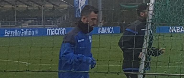 Çolak se entrena al margen