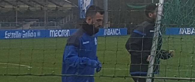 Çolak se entrena al margen