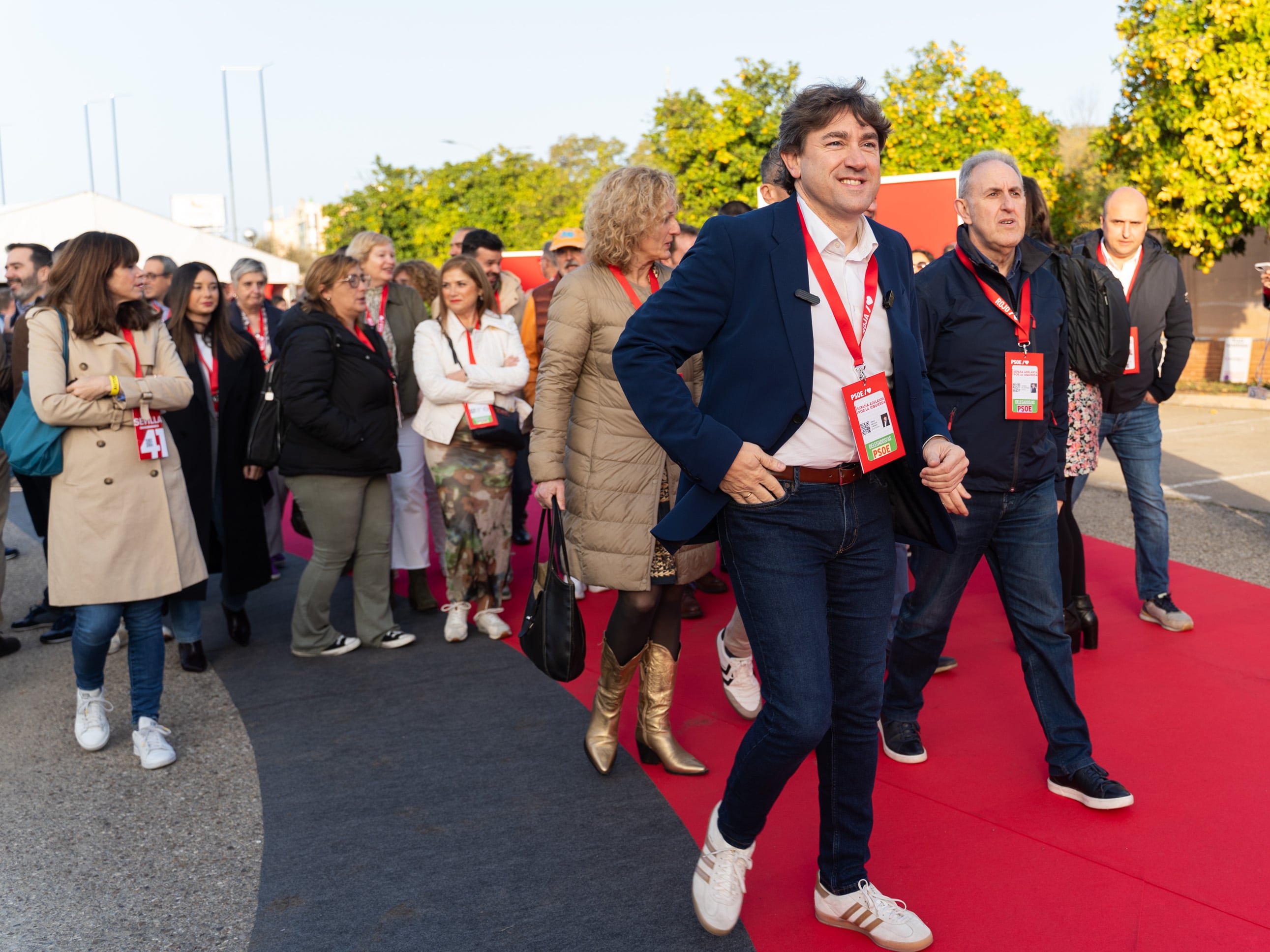 Eneko Andueza en el congreso del PSOE en Sevilla