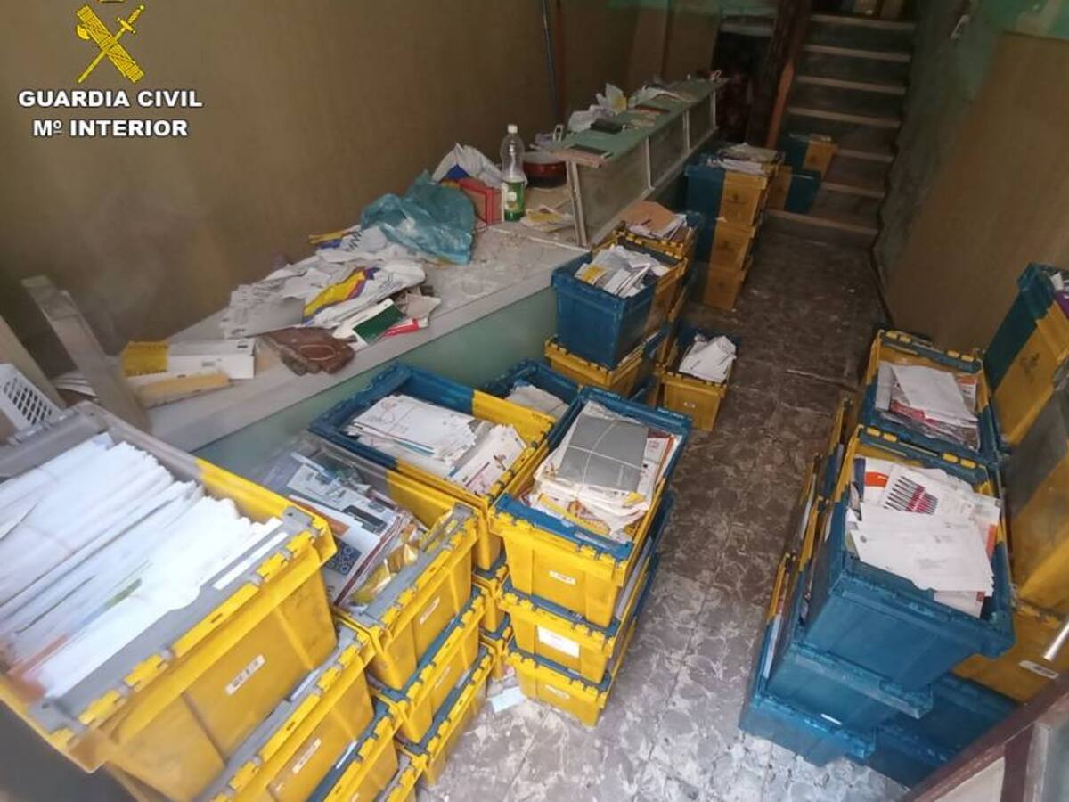 La Guardia Civil detiene en Biar al ex cartero que se quedó con más de 20.000 cartas que no repartió en Alicante capital