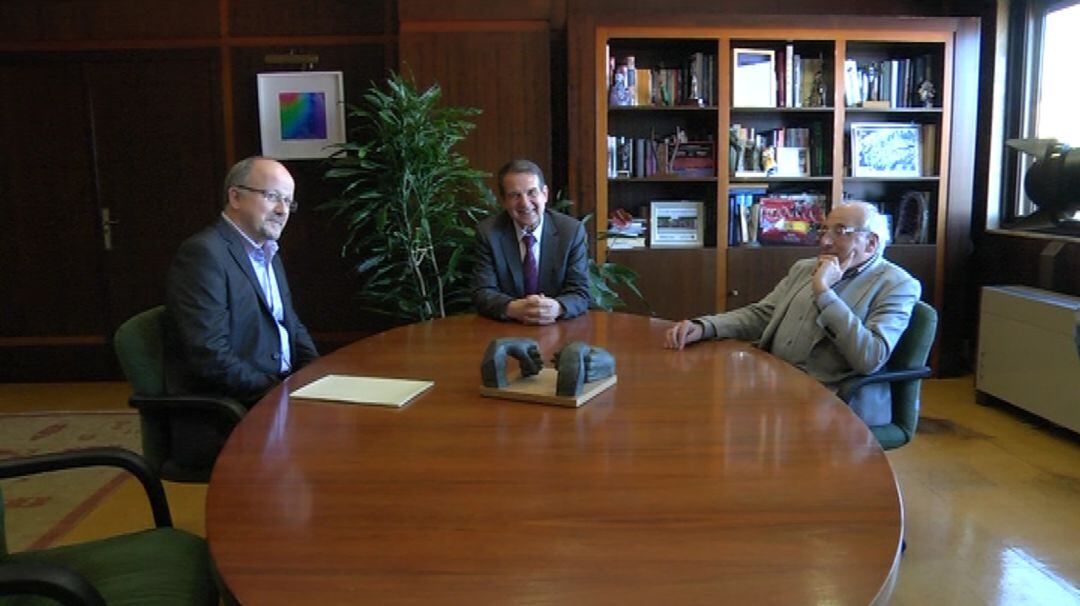 Primera reunión entre el nuevo director del Marco y el alcalde de Vigo