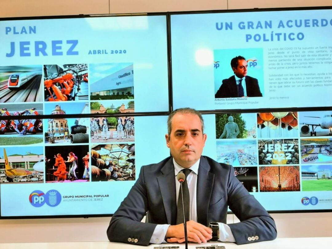 Antonio Saldaña durante la rueda de prensa del martes 