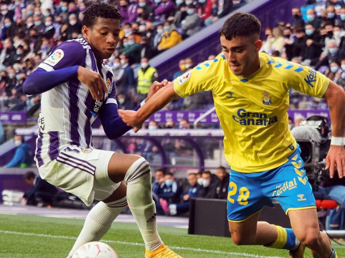 El Barça intensifica sus acercamientos con Moleiro, futbolista de la UD Las Palmas