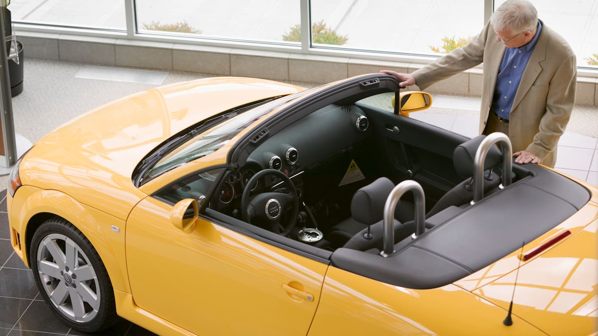 Cómo afrontar las famosas crisis de los 30, 40 o 50: "Irse a Bali o comprar un descapotable no funciona"