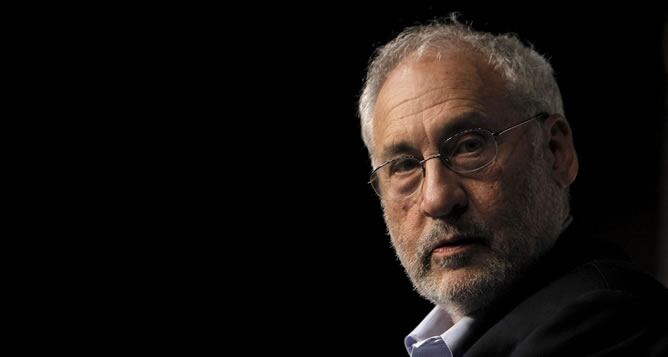 El premio nobel de Economía, Joseph E. Stiglitz, en la sede de CCOO