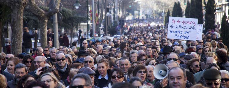 Una de las manifestaciones en Salamanca de la Marea Blanca.