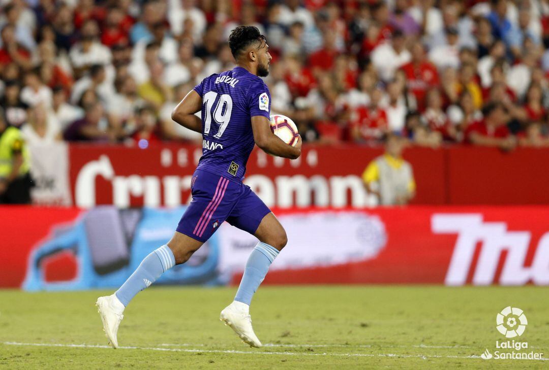 Boufal celebra el gol marcado en Sevilla