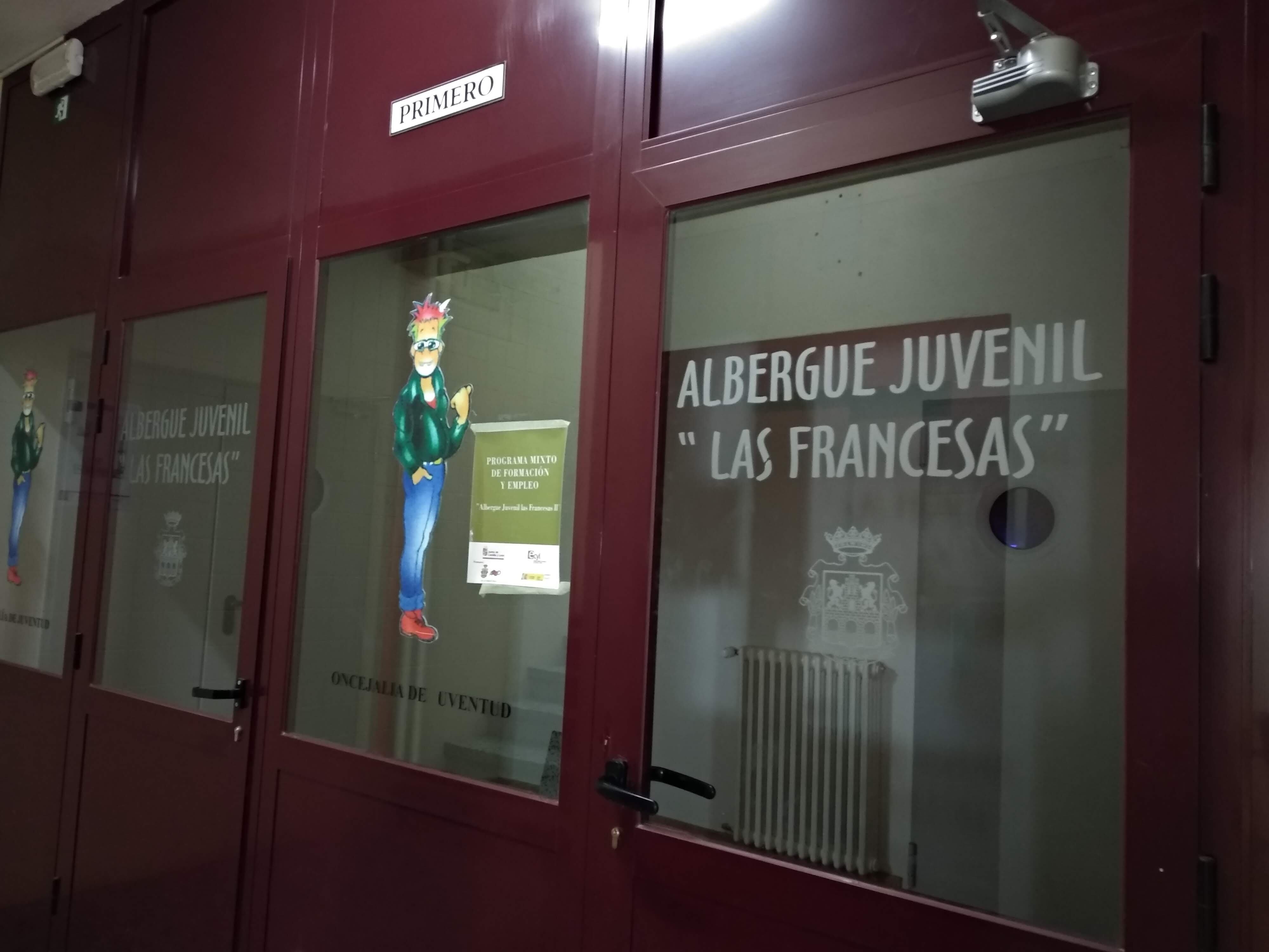 El albergue juvenil es uno de los servicios ubicados en este viejo edificio