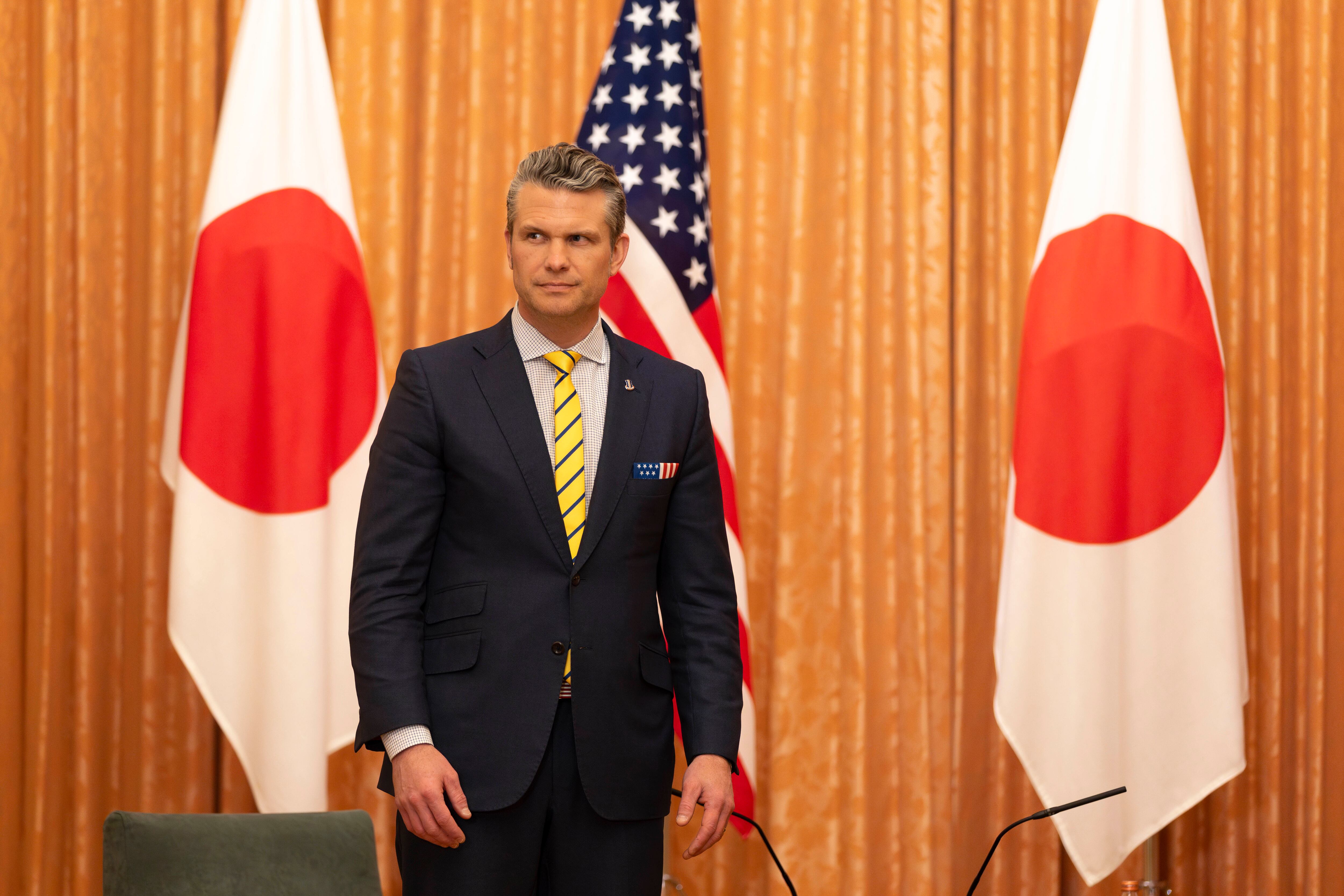 El secretario de Defensa de EEUU, Pete Hegseth, en Japón este marzo.EFE/EPA/STANISLAV KOGIKU / POOL