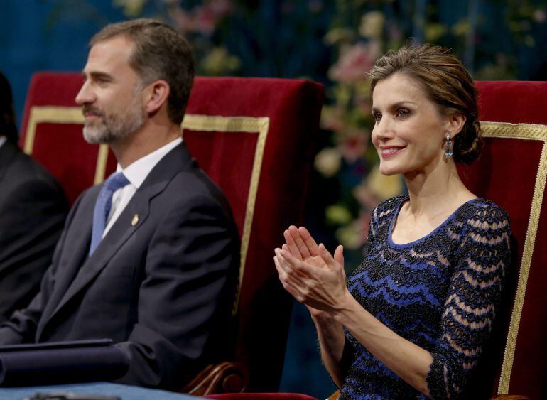 Los reyes de España, Felipe y Letizia, durante la ceremonia de entrega de los Premios Príncipe de Asturias 2014 