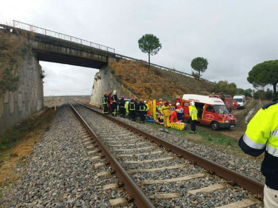 Un año después del accidente de tren en Arahal aún no han llegado las indemnizaciones a los 35 heridos. 