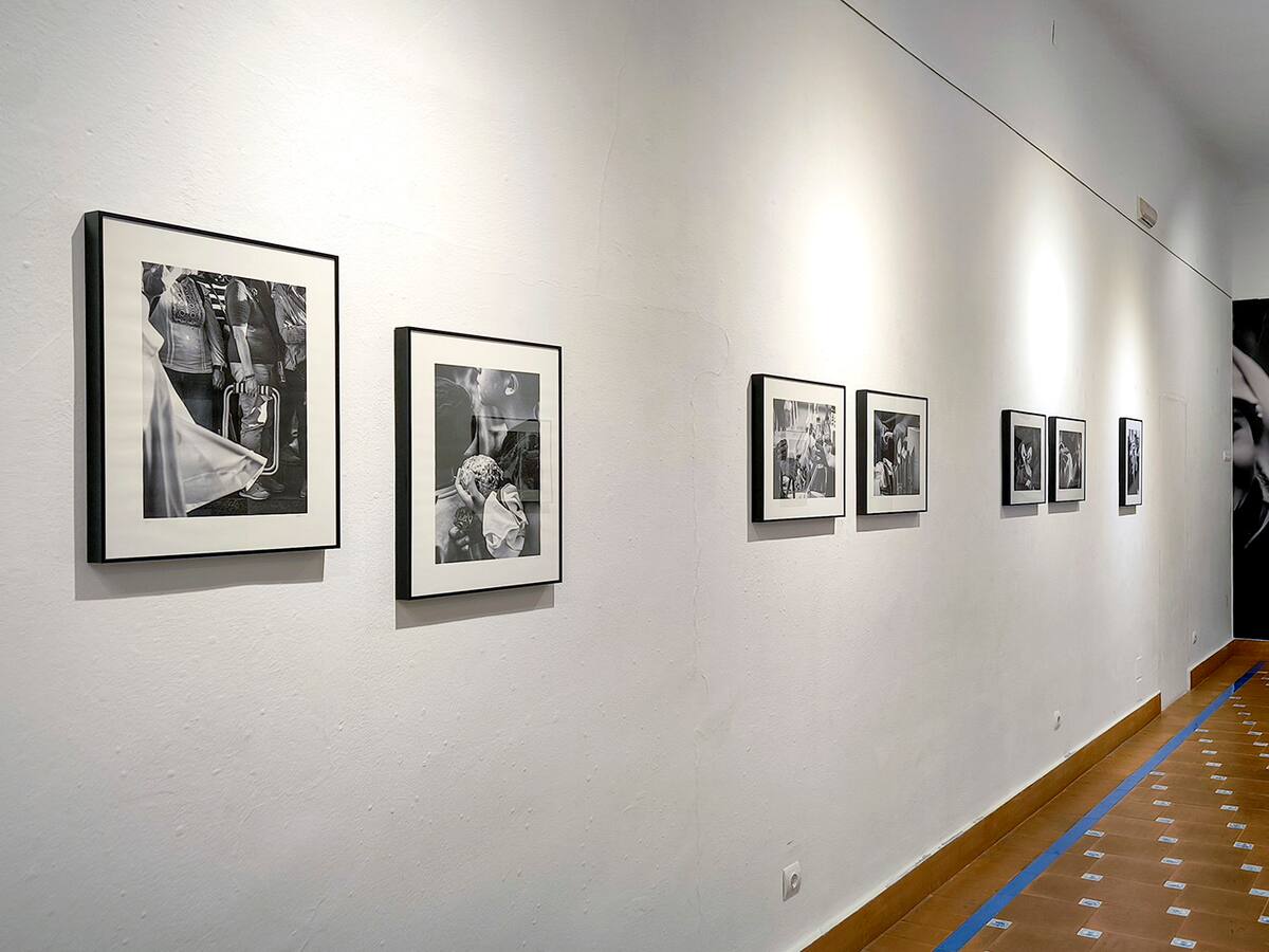 Las manos de Lazarus hablan de incienso y romero en el Ateneo de Málaga