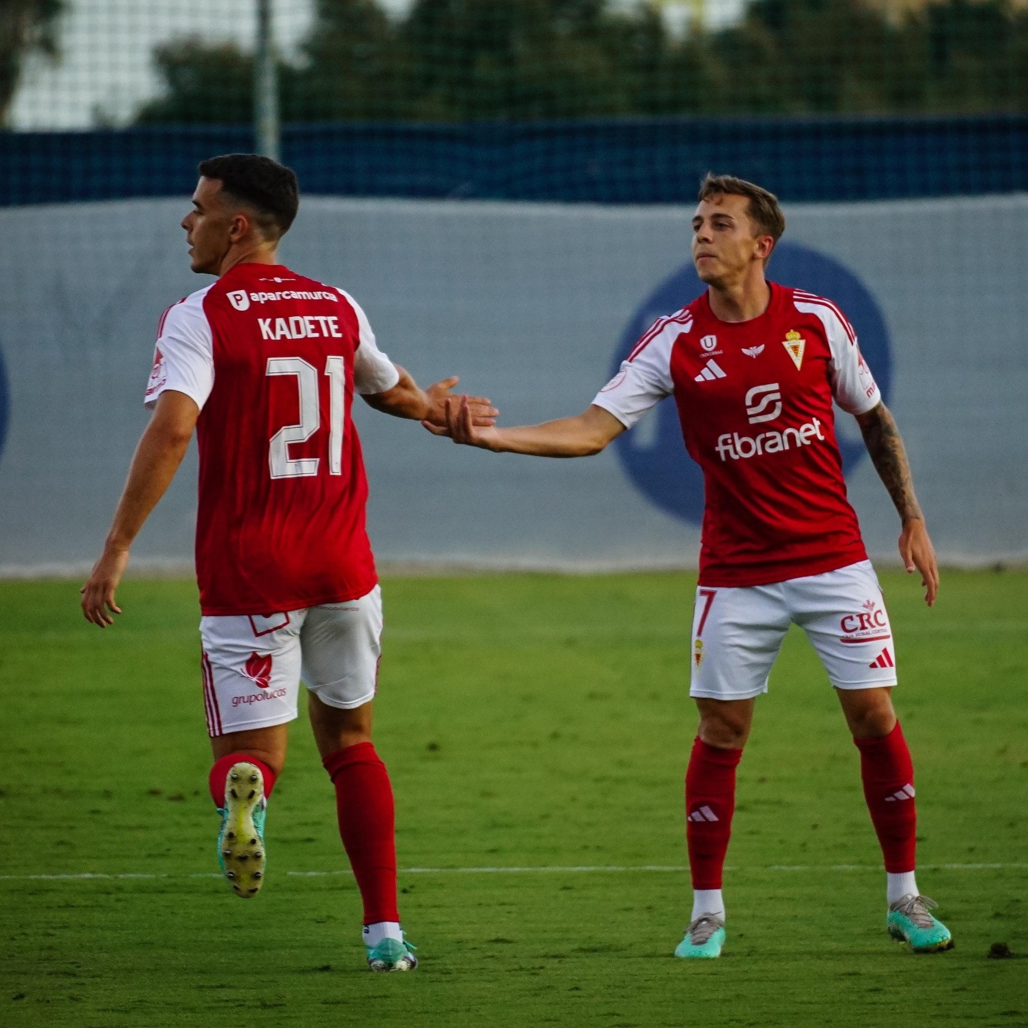 Cadete y Loren Burón celebran un gol de pretemporada con el Real Murcia