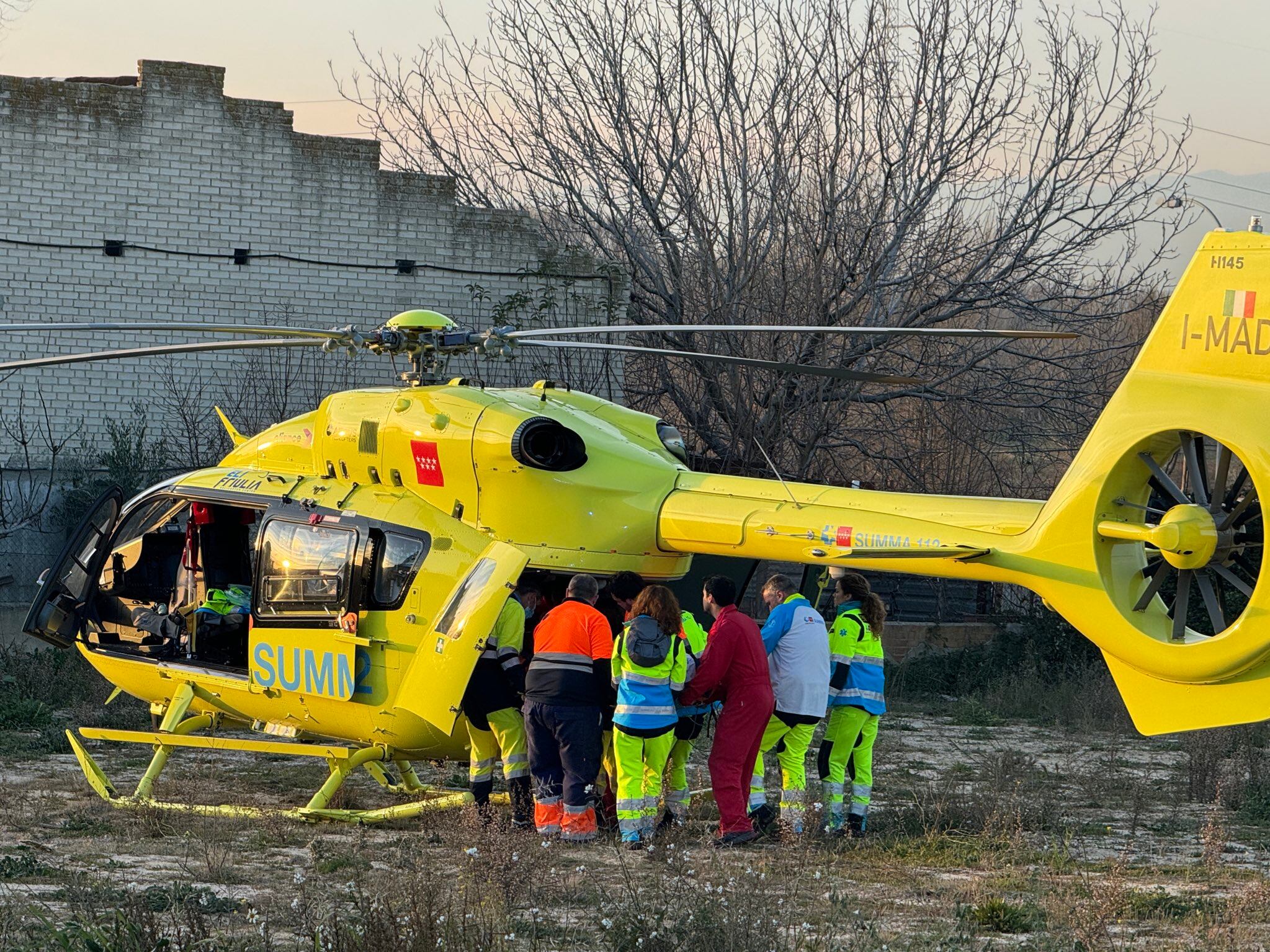 El accidente ocurrió este domingo en el Camino del Valle y obligó al traslado del herido en helicóptero sanitario