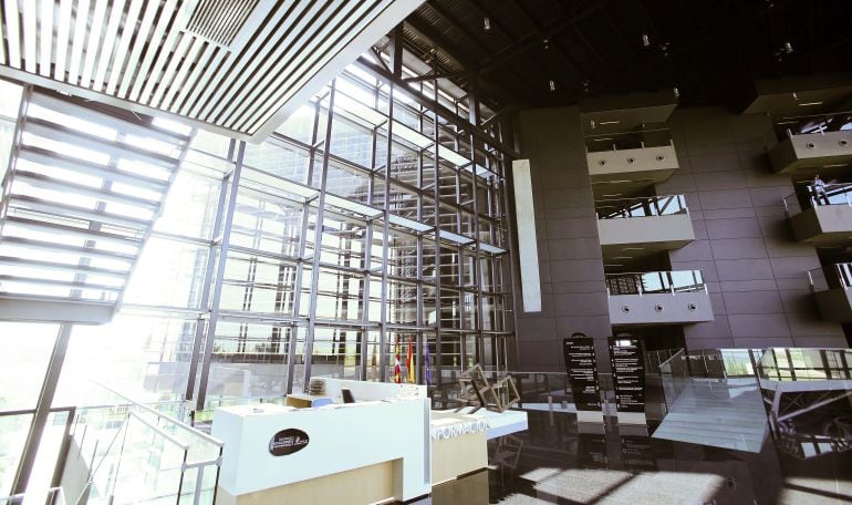 Interior del Edificio de Soluciones Empresariales situado en Arroyo