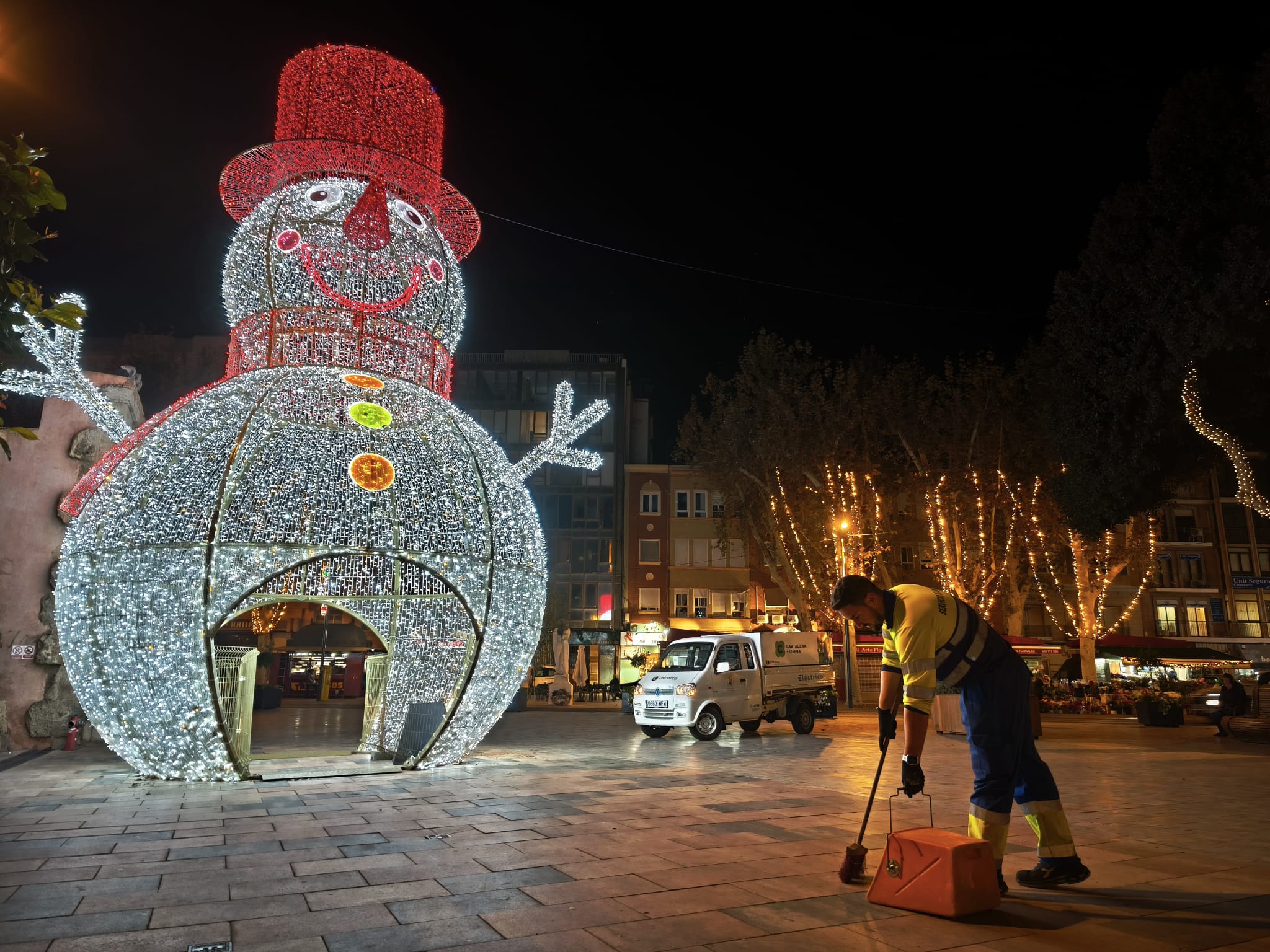 Lhicarsa refueza sus servicios en Navidad