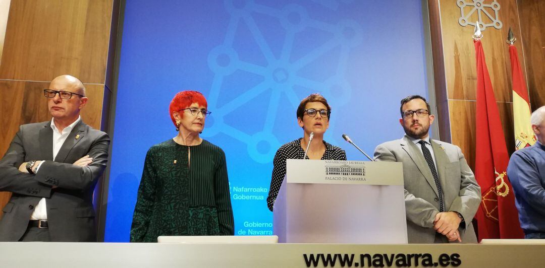 La presidenta del Gobierno de Navarra, María Chivite, con los consejeros Carlos Gimeno, Santos Induráin, y Javier Remírez, en rueda de prensa