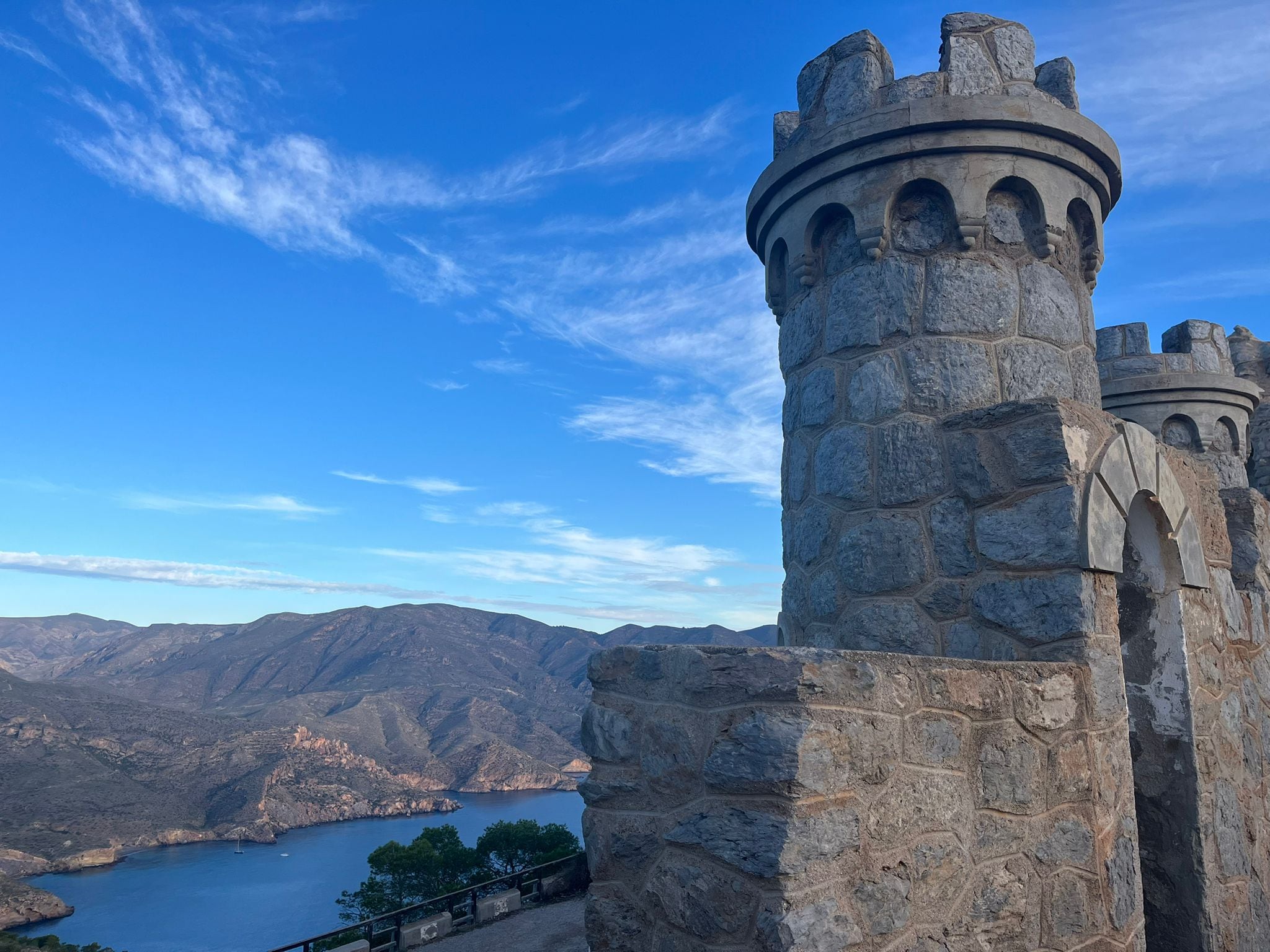 Castillitos, la joya militar que resiste al paso del tiempo en Cabo Tiñoso.