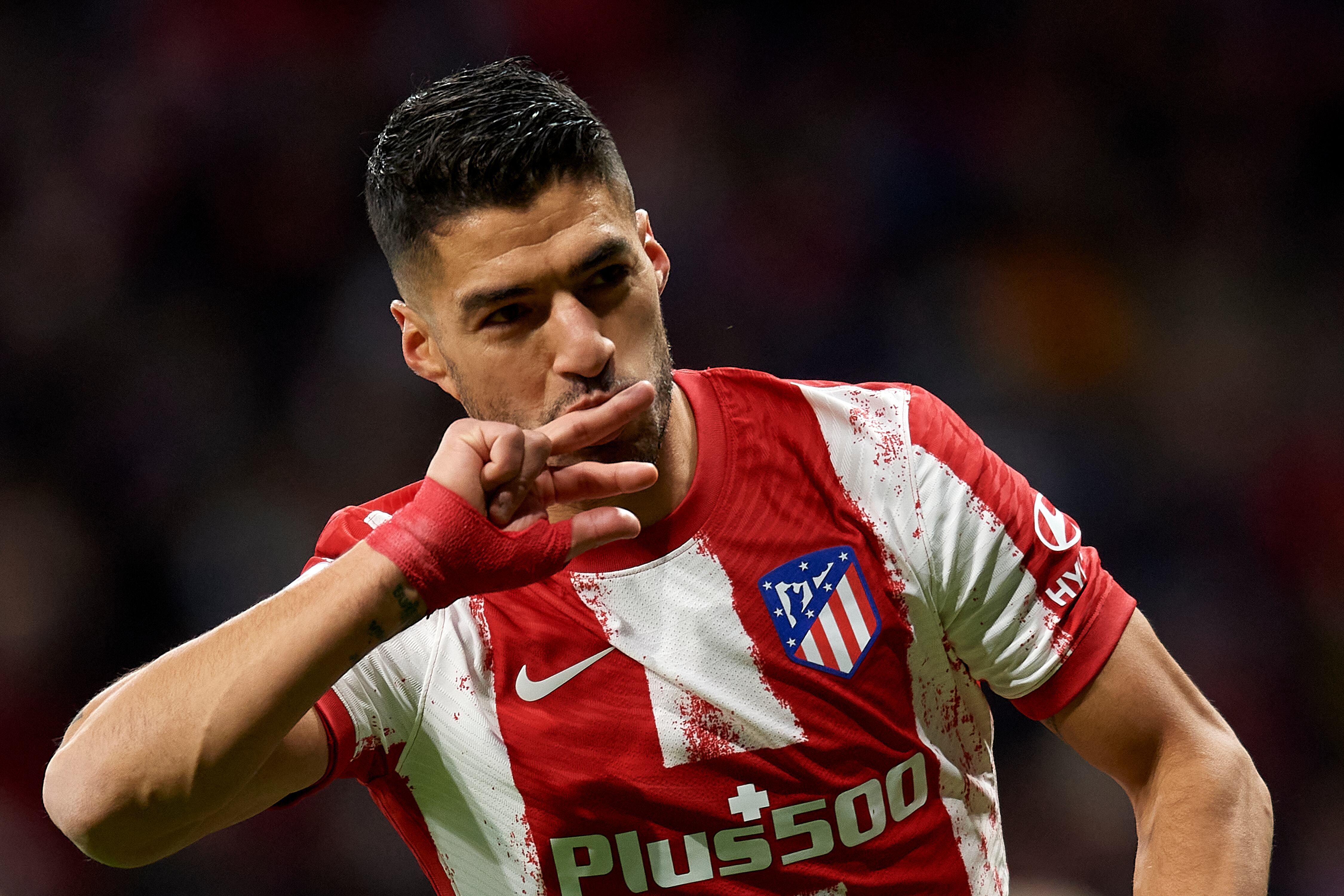 Luis Suárez celebra un gol con la camiseta del Atlético de Madrid