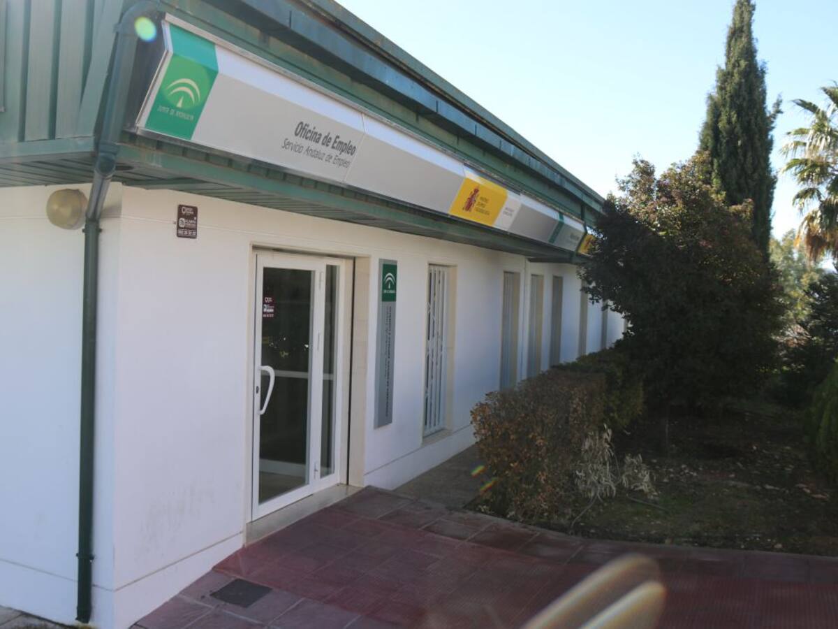 Ronda experimenta un leve descenso del paro durante el mes de febrero