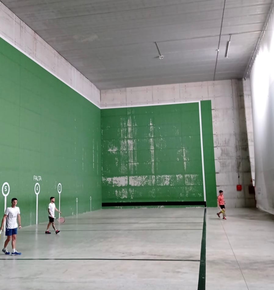 Los jugadores entrenan antes del inicio del trofeo que tendrá lugar este fin de semana