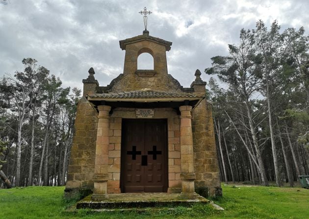 Ermita de San Andrés, donde los descendientes de Santa María de Poyos celebran una romería el cuarto domingo de septiembre.