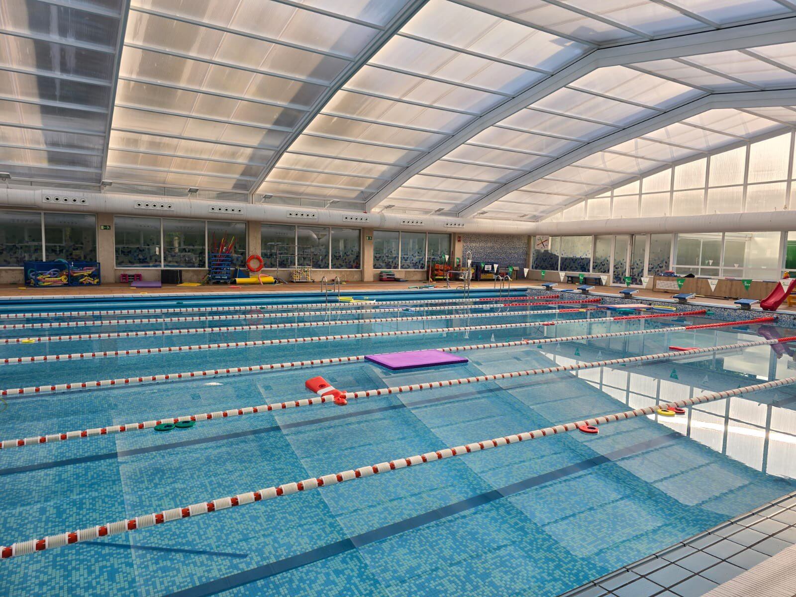 Piscina cubierta del 'Carlos Belmonte' tras los actos vandálicos de este viernes