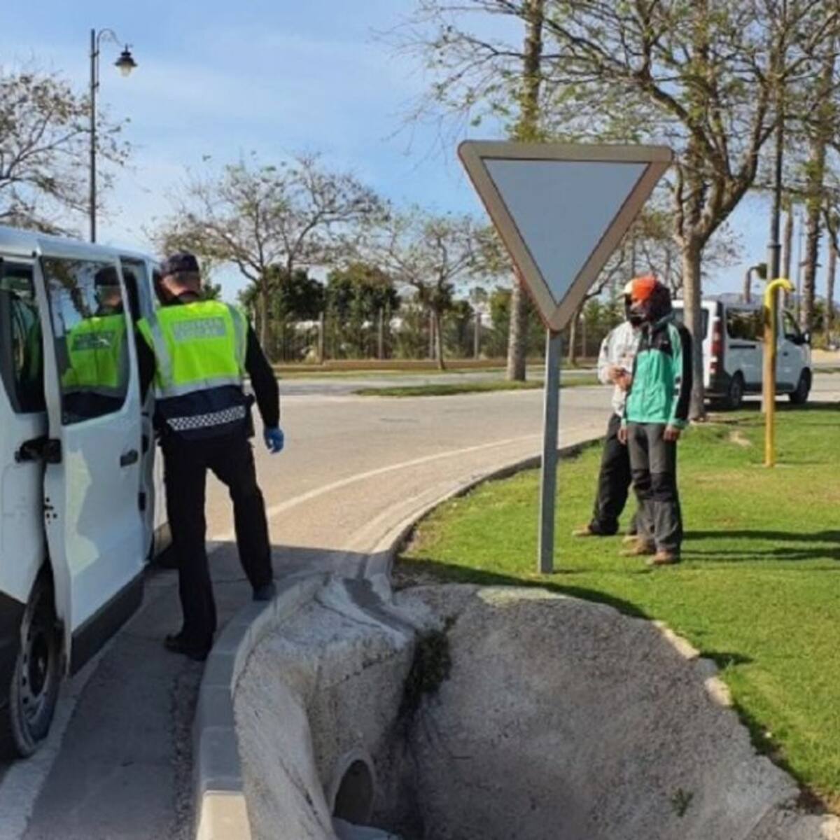Froet pide inspecciones ante el transporte ilegal de trabajadores del campo
