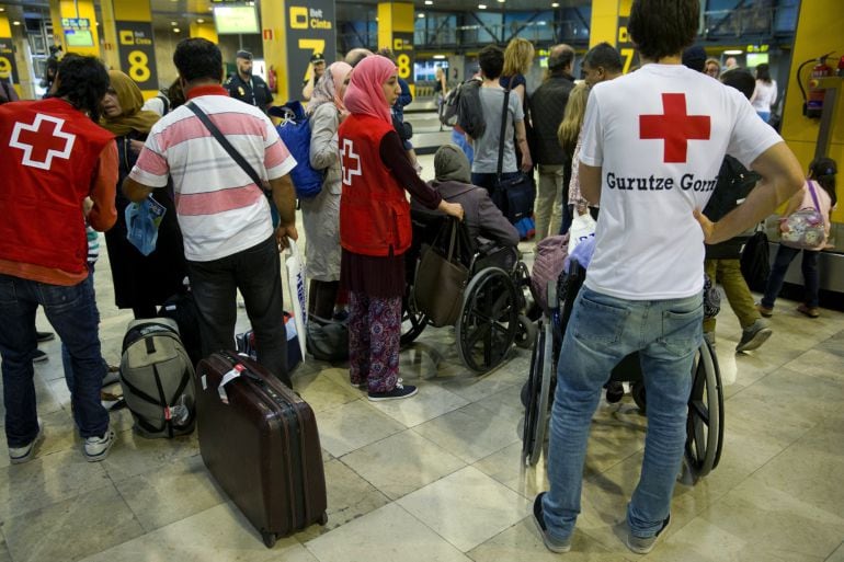 Llegada al aeropuerto Adolfo Suárez Madrid-Barajas de dieciocho refugiados sirios procedentes de Turquía, en el marco del programa de reasentamiento, lo que eleva a 218 el número de solicitantes de asilo acogidos en nuestro país desde finales del año pasa