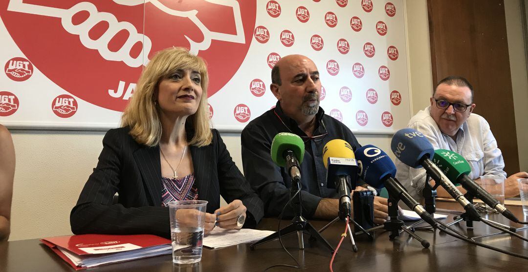 La secretaria regional de UGT Andalucía, Carmen Castilla, junto al máximo responsable del sindicato en Jaén, Manuel Salazar.