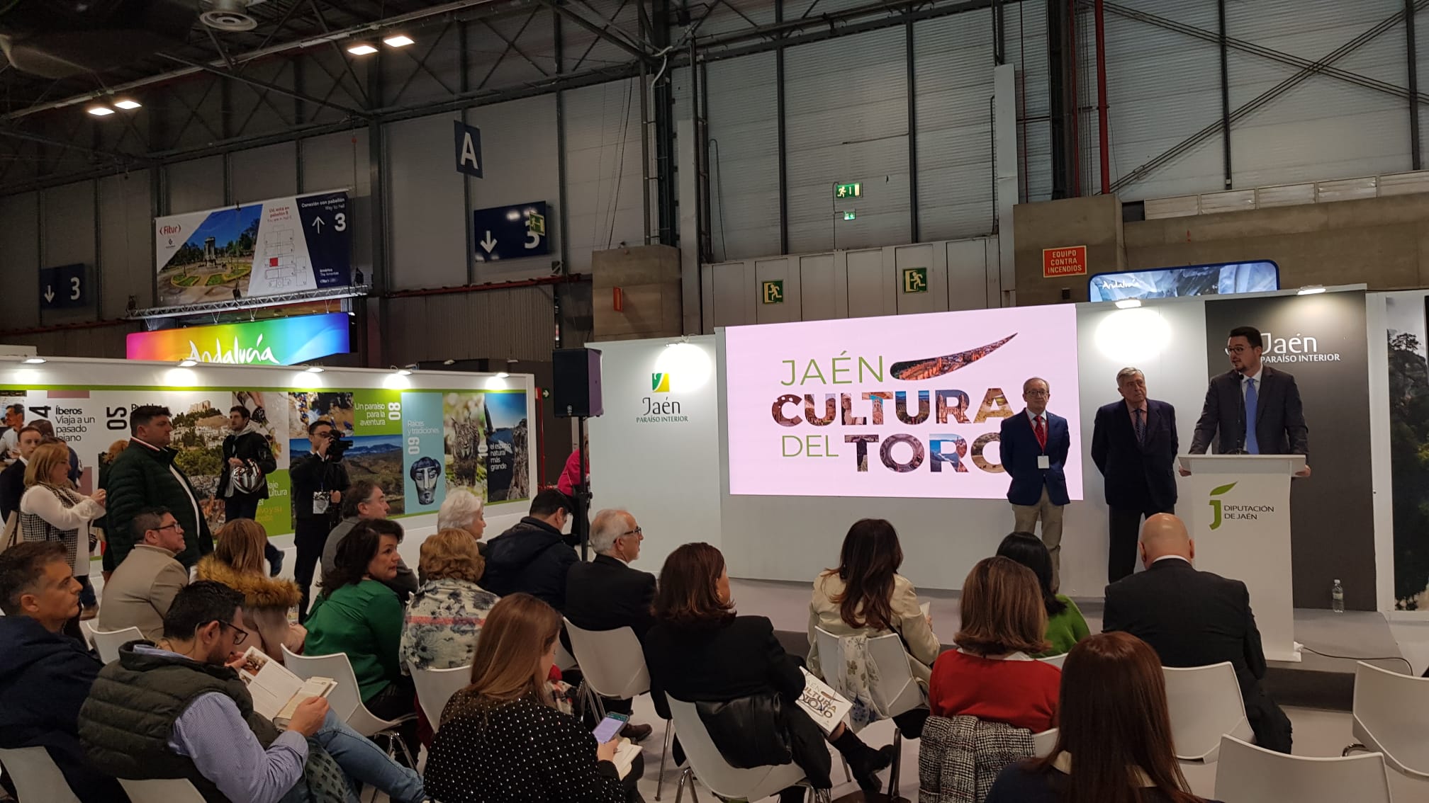 El diputado de Promoción y Turismo, Francisco Javier Lozano, durante su intervención en la presentación del proyecto &#039;Jaén, Cultura del Toro&#039;.