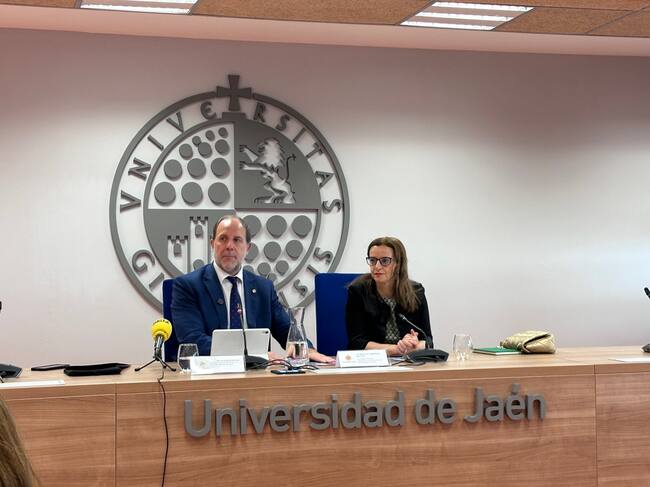 Presentación de las titulaciones de posgrado y másteres de la UJA para el curso 2025-2026.