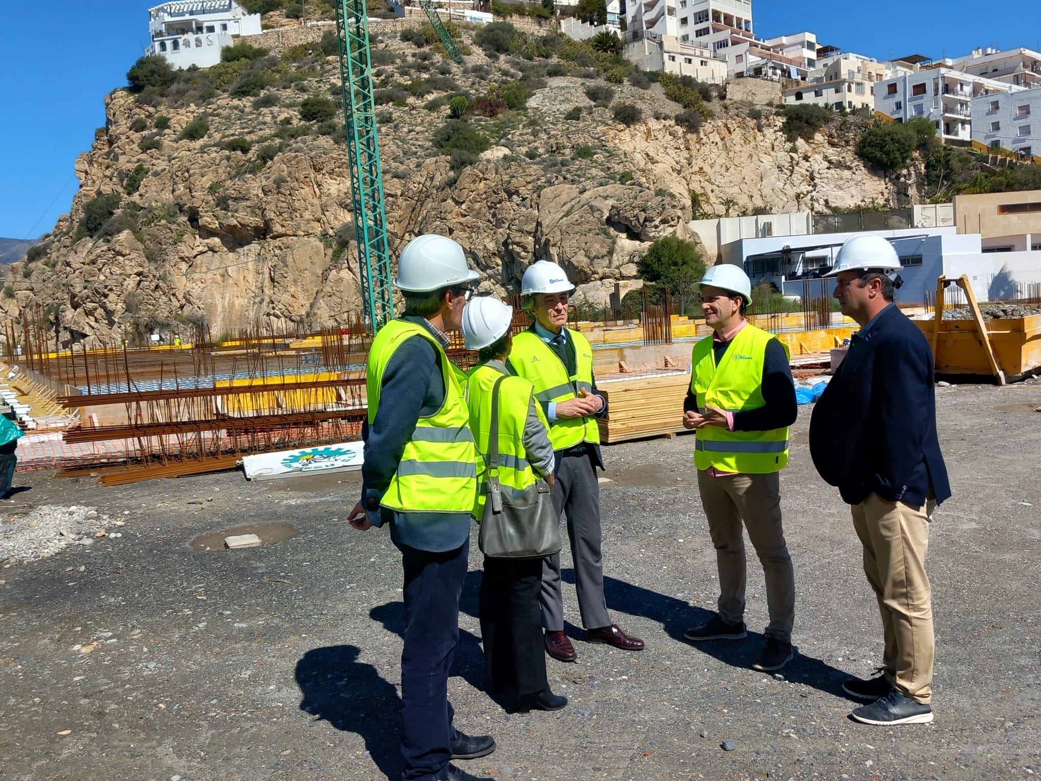 El delegado de Salud, Indalecio Sánchez Montesinos visita las obras del nuevo centro de salud de Salobreña