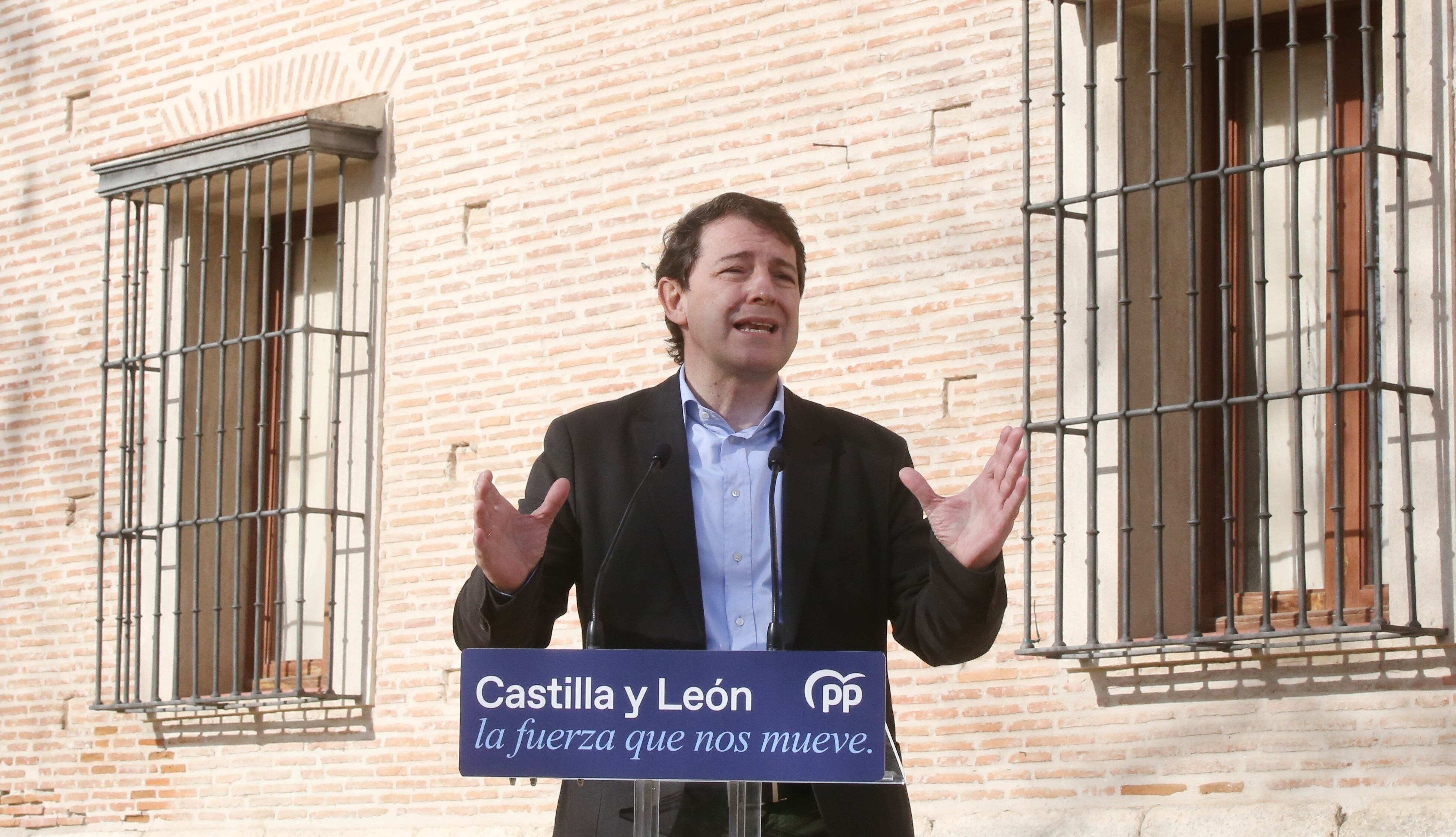 El candidato del Partido Popular a la Presidencia de la Junta, Alfonso Fernández Mañueco, visita la localidad vallisoletana de Medina del Campo, donde mantiene un encuentro con agricultores y organizaciones agrarias | Rubén Cacho (ICAL)